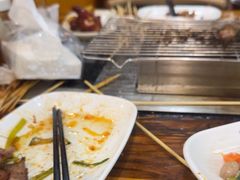 -哈尔滨小酒馆·鲜肉现穿自助烧烤(康新花园店)