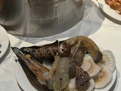 -领鲜活海鲜榴莲自助火锅(东门店)