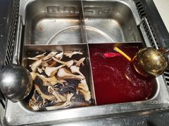 -海底捞火锅鲜切牛肉主题店(长寿路店)