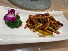杏鲍菇炒牛柳-宝园酒家(美林M·LIVE天地东座店)
