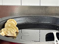 -黄阿姨锅贴大王(万航渡路店)