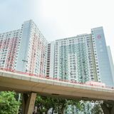 是香港社会发展的一个时代见证，四四方方的造型是它的特点