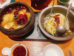 -云海肴·汽锅鸡·云南菜(天山百盛优客店)