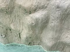 -十万大山布透温泉