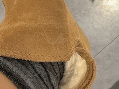 -UGG(燕莎奥特莱斯购物中心店)