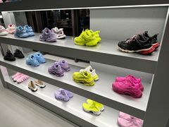 -BALENCIAGA(比斯特苏州购物村店)