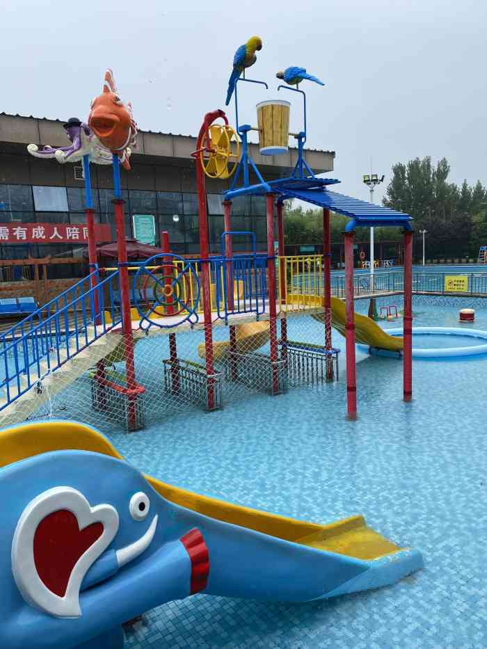 华韵温泉-"从咸阳市开车过去大概四分钟,有停车场可以.