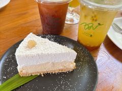-Chom Cafe and Restaurant