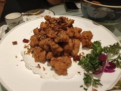 -帅巴人舅母子腊蹄民俗村