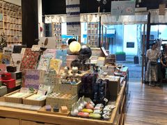 -猫的天空之城概念书店(杭州南宋御街店)