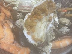 乳山生蚝-船梆煮•蒸汽海鲜·炉火烤肉(五四广场店)