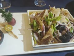 -伊带伊路新疆美食府(呼家楼店)