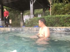 -英德宝晶宫天鹅湖茶语温泉