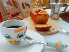 白脱果仁蛋糕-红宝石·鲜奶小方·海派西点房(浦三店)