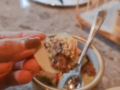 土豆脆片佐安格斯牛肉塔塔-JW酒廊 JW Lounge(上海鲁能JW万豪侯爵酒店)