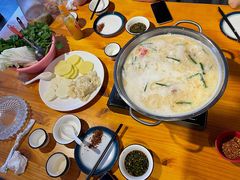 -夏屿湖畔.落日湖景餐厅(普者黑景区店)