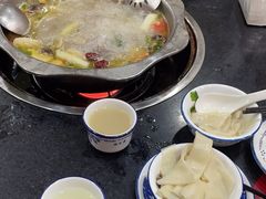 -牛得很·鲜牦牛肉烧烤·牛羊肉菌汤锅(康定店)