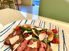 薄切澳洲牛扒蔬果沙拉-Skitchen.食尚(平沙店)