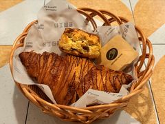 黄金流奶羊角包-麦田工坊(月湖店)
