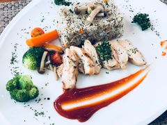 -Chom Cafe and Restaurant