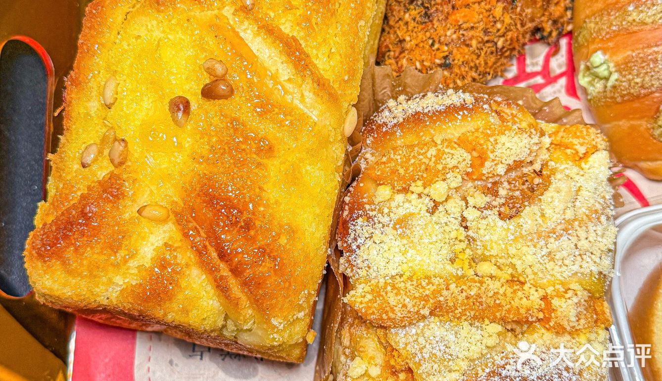 江南万达这么多人排队。。终于买到了！！