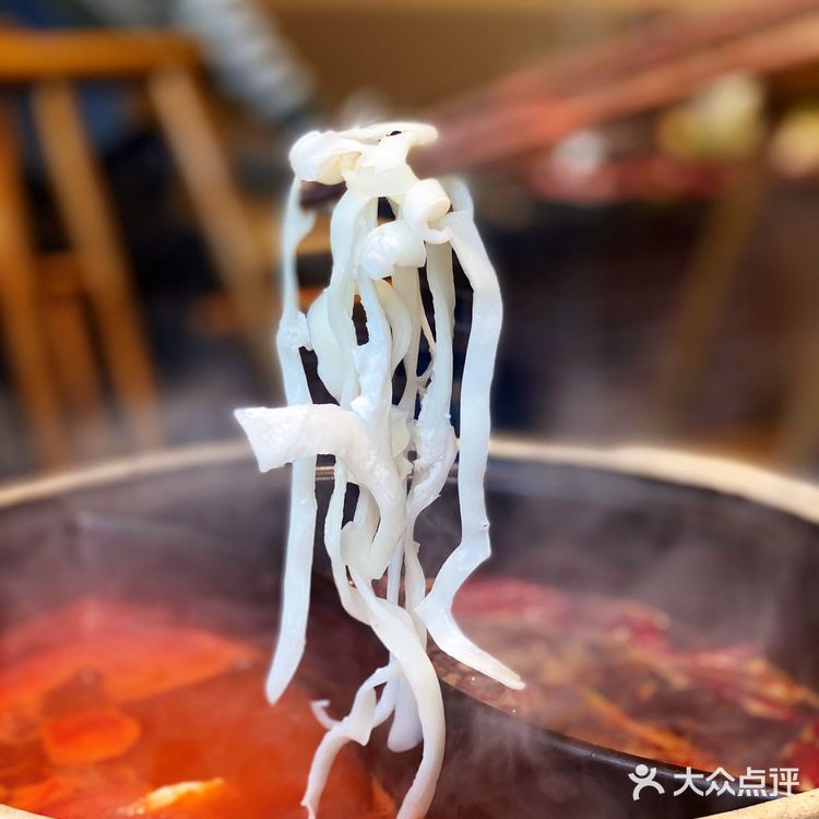 魔都探店｜火爆全网的郭铁柱泥炉老火锅他来了！