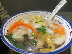 鱼肉馄饨-长人馄饨铺(解放街店)