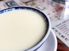 香滑凤凰奶-周大娘牛乳(旧寨古村总店)