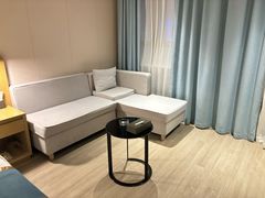 -南宁世纪君悦大酒店(青秀万达滨湖路地铁站店)