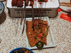 -小董哥烤串·爆汁大油边(故宫店)