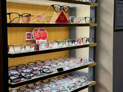 -优医视平价眼镜蔡司依视路折扣工厂店(十里堡店)