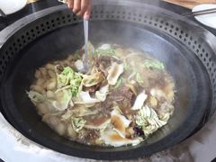 -粘豆包柴火铁锅炖