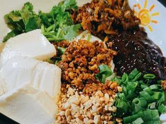 豆花米线-蜗牛的家旅行主题云南菜餐厅.小酒馆(护国寺店)