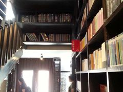 -钟书阁(松江泰晤士小镇店)