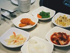 六碟餐前小吃-梨满园韩国料理