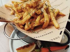-Mark&Mars Restaurant