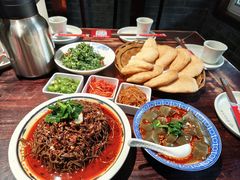 -蓝田九大碗民俗食府(蓝田店)