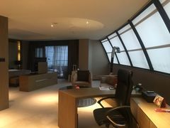 -上海滴水湖皇冠假日酒店