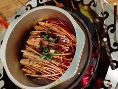 -茸梅路右拐龙虾-农家菜(松江店)