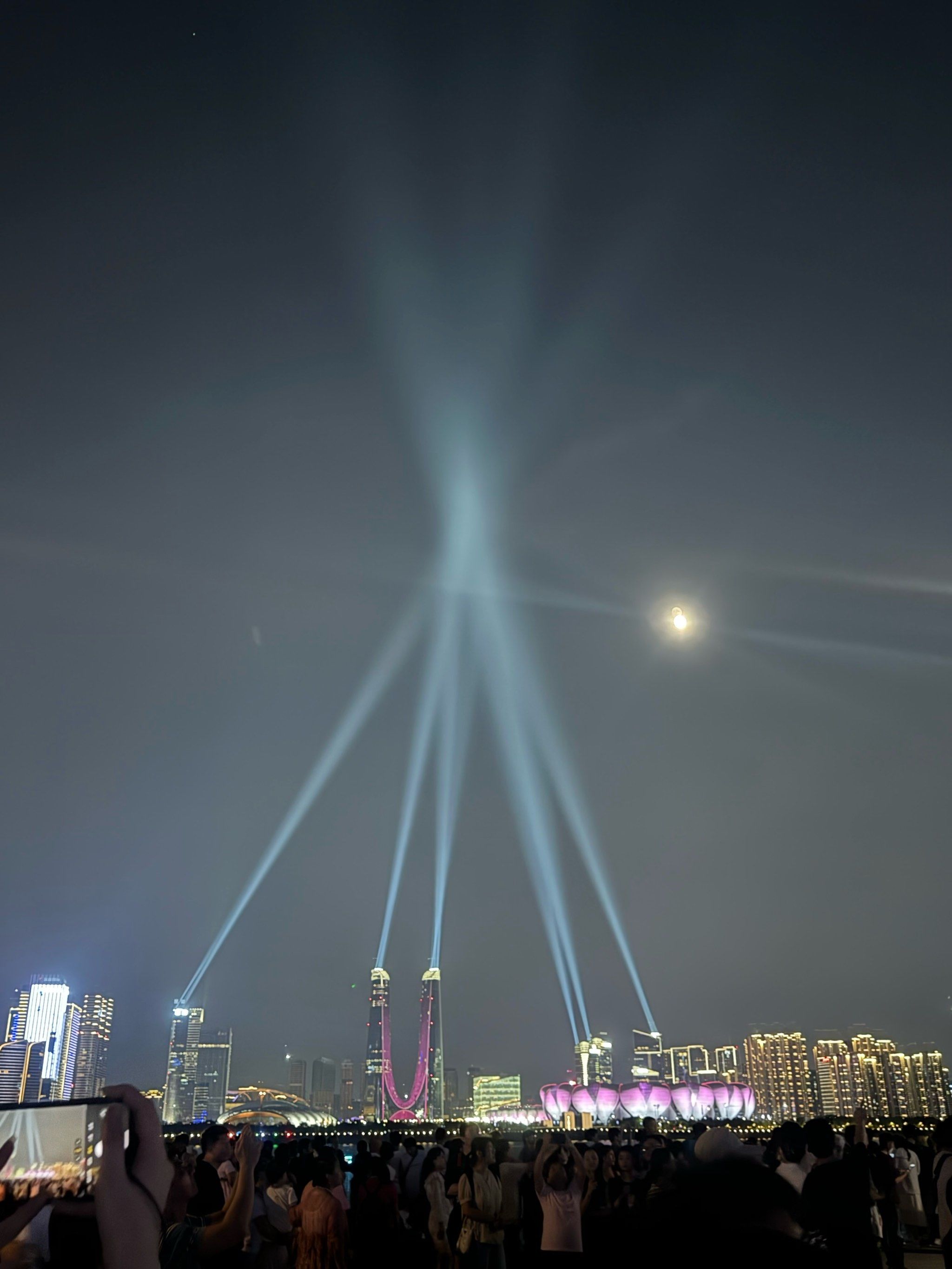 杭州城市广场灯光秀