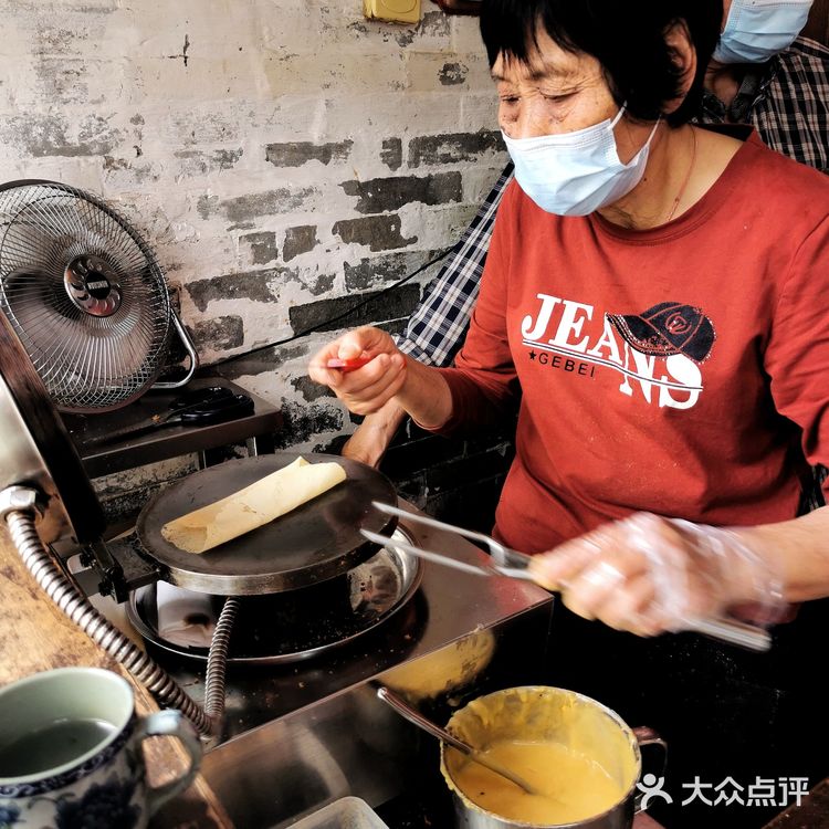 广州探店|沙湾美食，一咬就掉渣的纯手工鸡蛋卷
