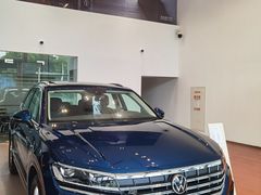 -上海星瀚奔驰4S店(红柳路店)