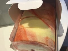 红丝绒草莓蛋糕-卷时·瑞士卷·生日蛋糕(大望路店)