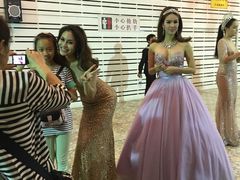 -金东尼人妖秀