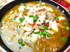 -有红鸡毛店·川菜(建设路店)