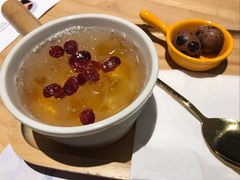 蔓越莓桃胶炖银耳-炖物24章·顺时轻养茶(杭州保利时光里店)