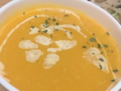 南瓜浓汤-HELLO 27 意面·沙拉·帕尼尼