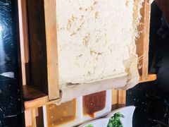 一块豆腐-东口码头·烧鸽子·鱼头泡饼·地方菜(金鹰悦城店)