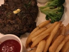 -WOLFGANG PUCK KITCHEN & BAR(迪士尼小镇店)