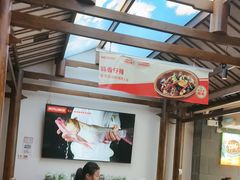 -阿瓦山寨·湘菜现炒·剁椒鱼头王(咸阳总店)